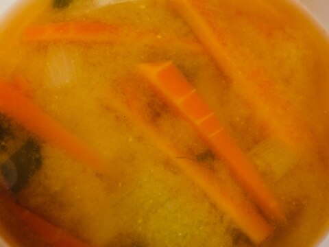 人参と玉ねぎとじゃがいもと分葱の味噌汁